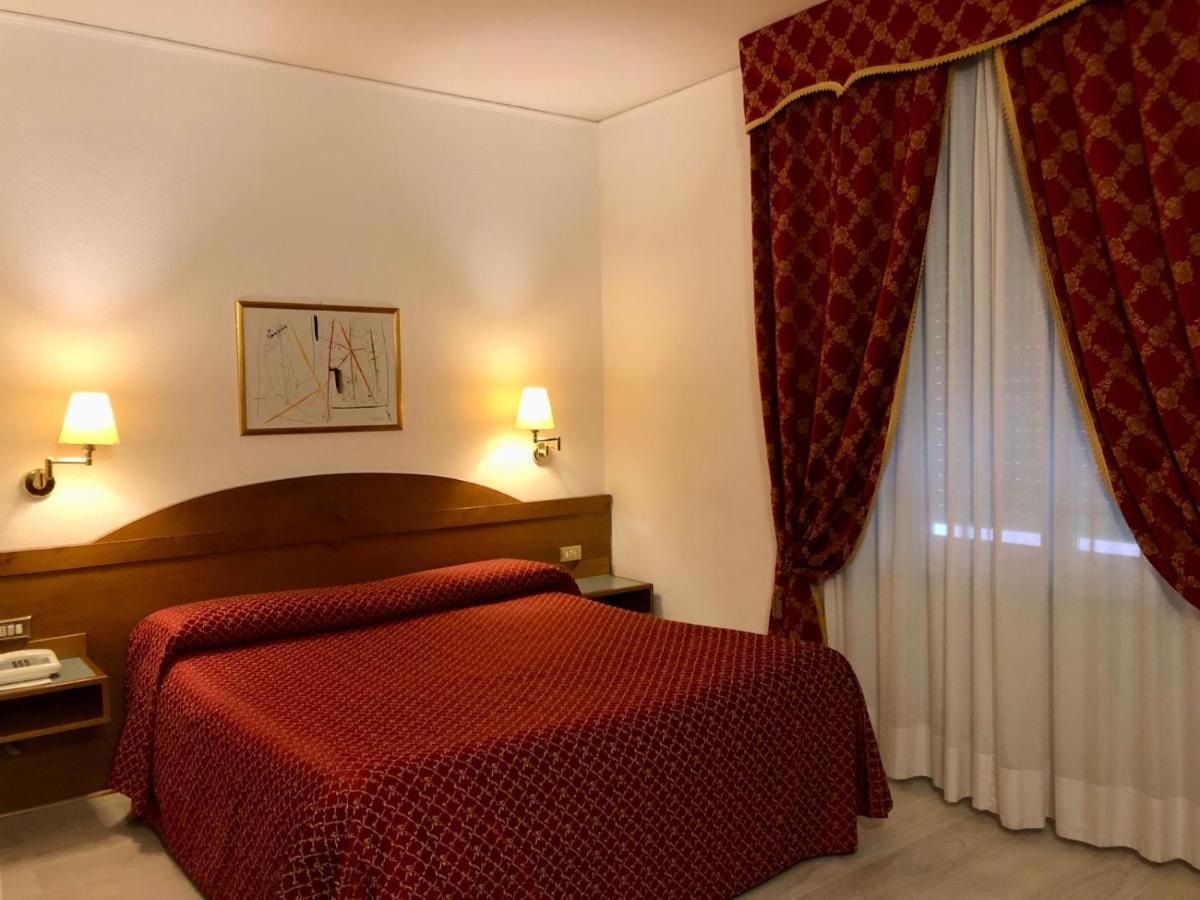 Hotel Arcadia Macerata Exteriör bild