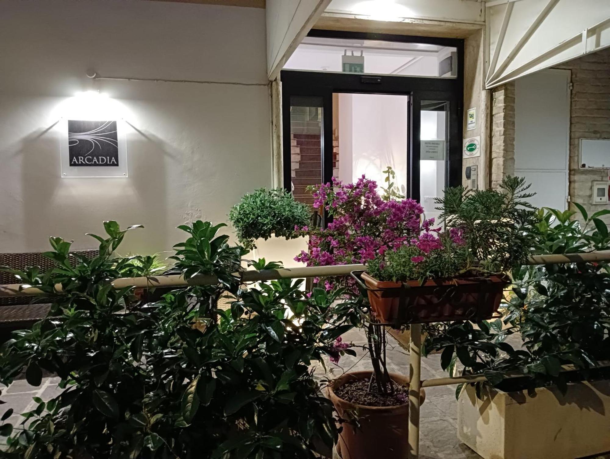 Hotel Arcadia Macerata Exteriör bild