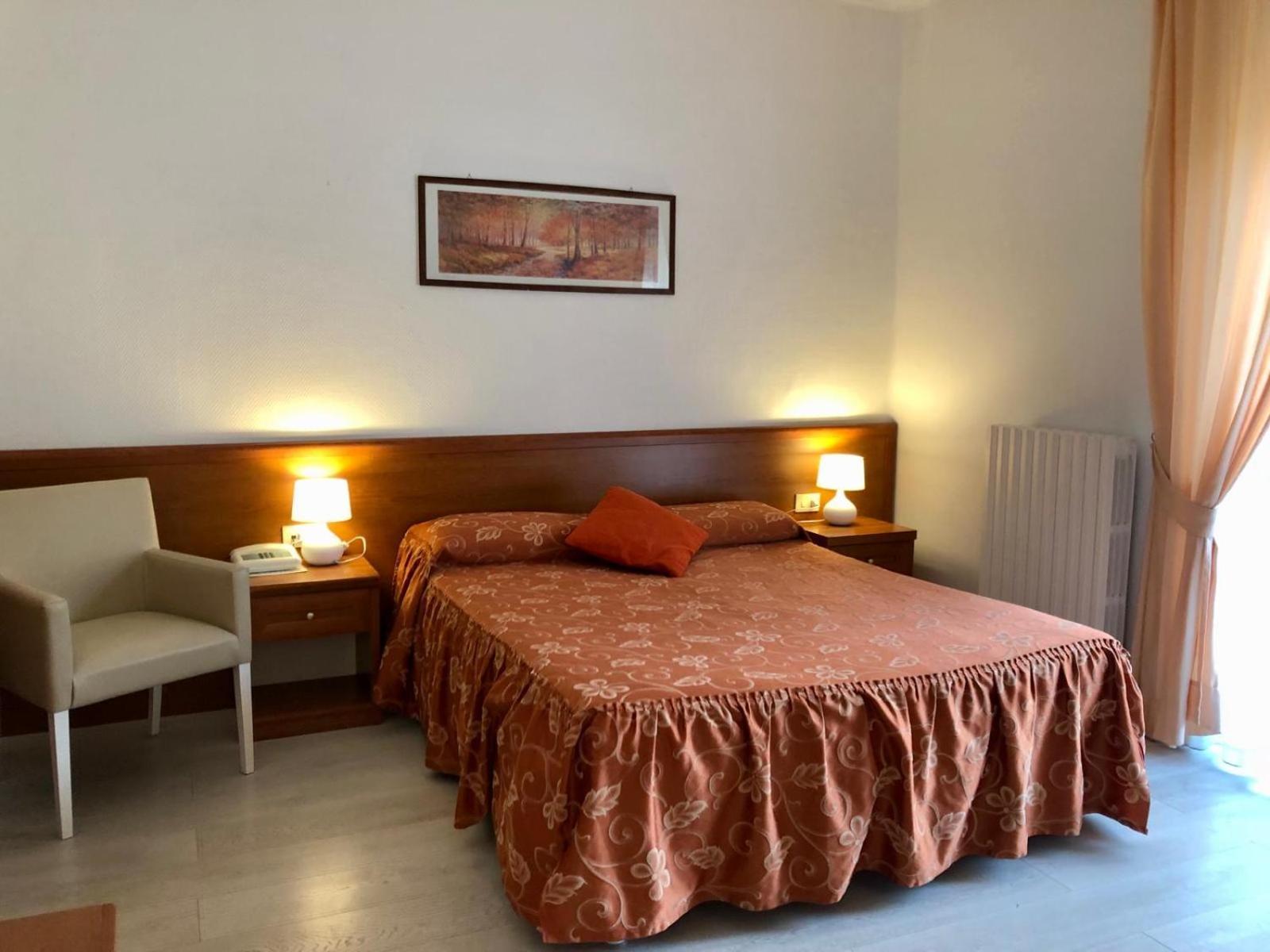 Hotel Arcadia Macerata Rum bild